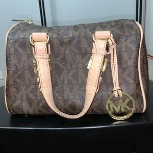 Michael kors purse
